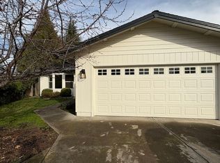 2936 Aldersgate Rd, Medford, OR 97504