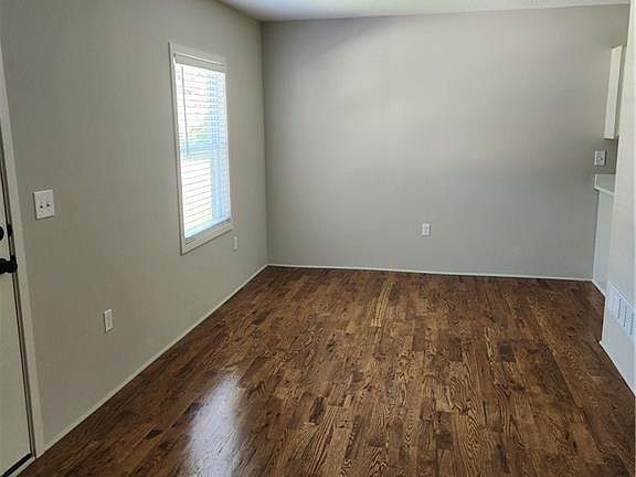 4th image of 3013 E 77th Ter