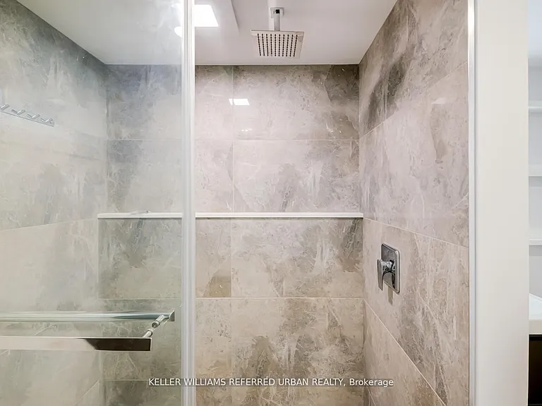 2556 Lake Shore Blvd W #LOWER — Photo 23