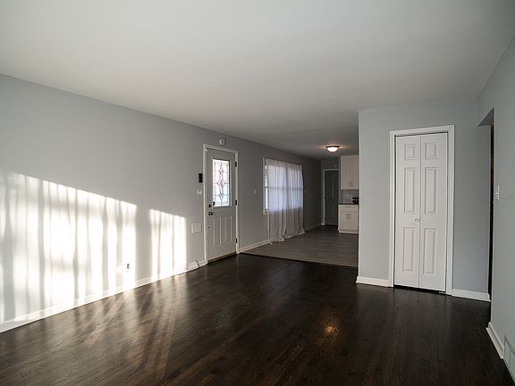4th image of 304 N Park Dr