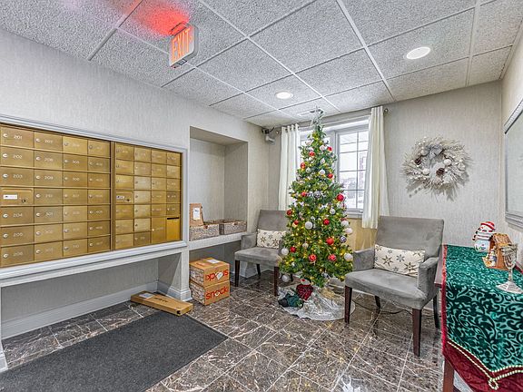 5th image of 7081 W Touhy Ave APT 402