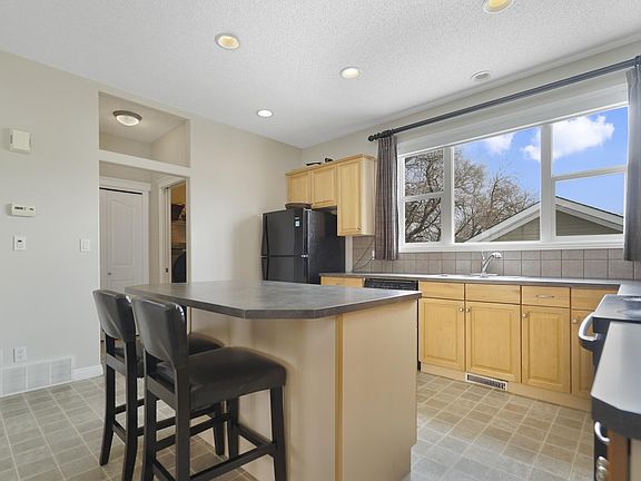 5th image of 103 Griesbach Rd NW