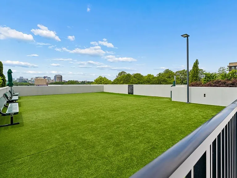 2425 Peachtree Rd NE #607 — Photo 34