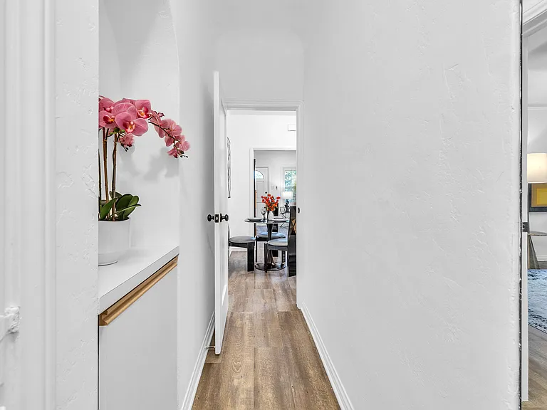 8700 Bonner Dr — Photo 17