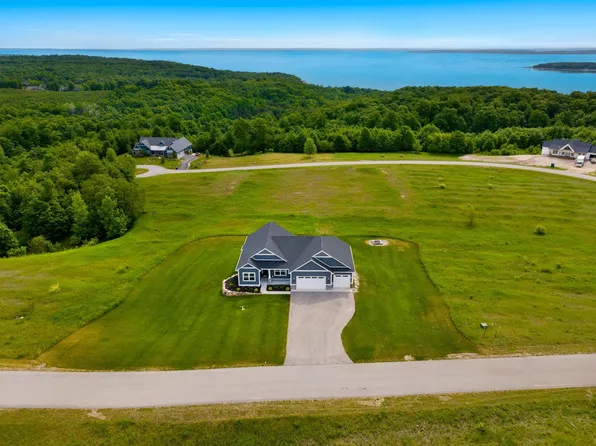 1476 N Brencris Ln, Suttons Bay, MI 49682