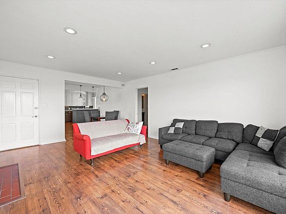 4th image of 230 Ocean View Ave