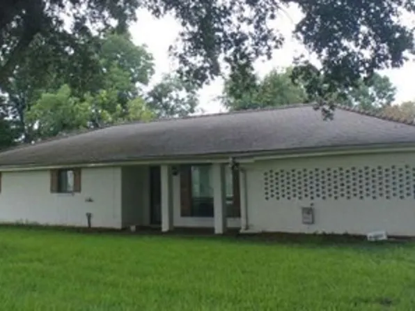 1104 N Dugas Rd, Lafayette, LA 70507