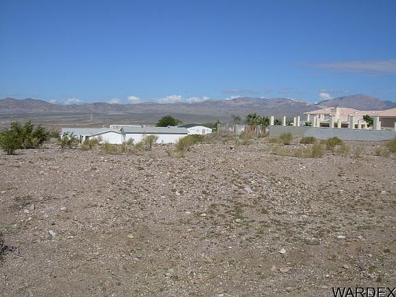 3rd image of 781 Park View Dr