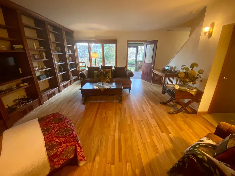 1117 1/2 W Rocky Beach Ln #A — Photo 8
