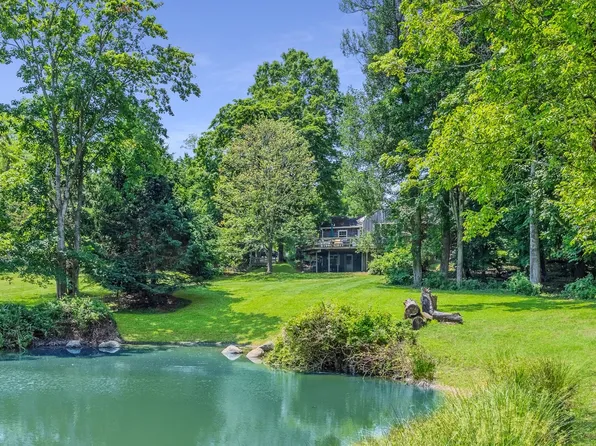 66 N Midway Rd #A, Shelter Island, NY 11964