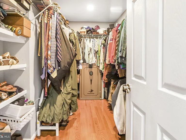 8011 Jackson Rd — Photo 36