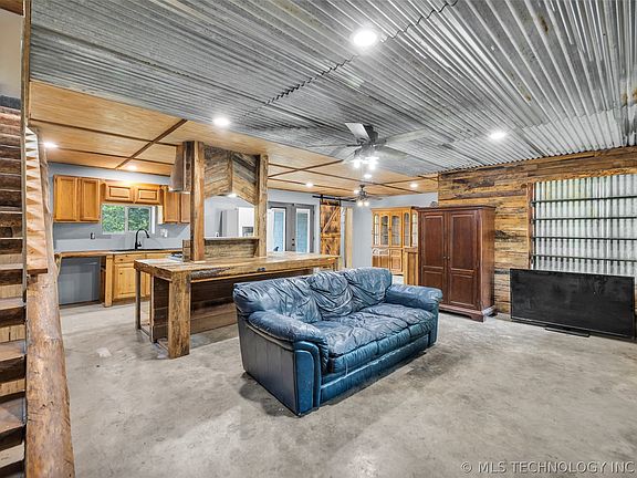 5th image of 22307 E 843rd Rd