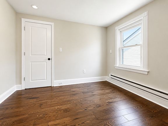 4th image of 294-296 S 11th St #3