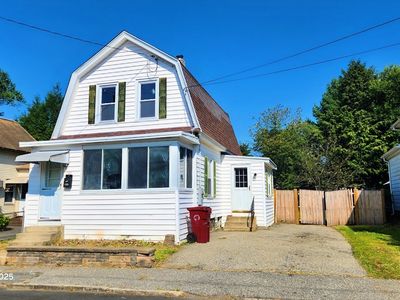 130 Farmland Rd, Lowell, MA, 01850