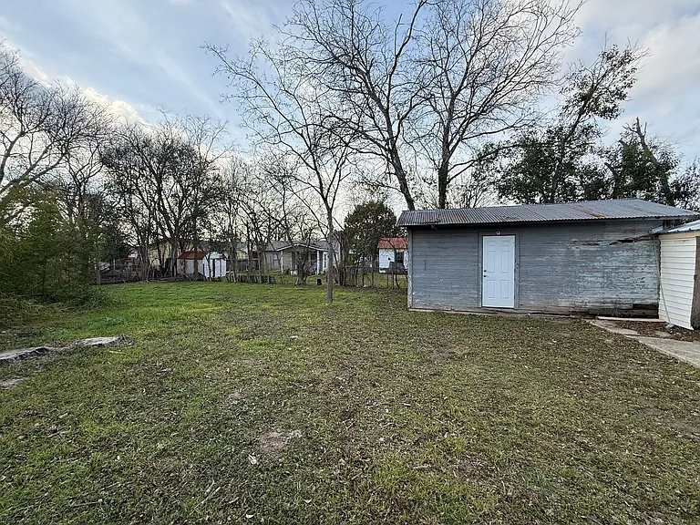 784 Samuels St — Photo 9