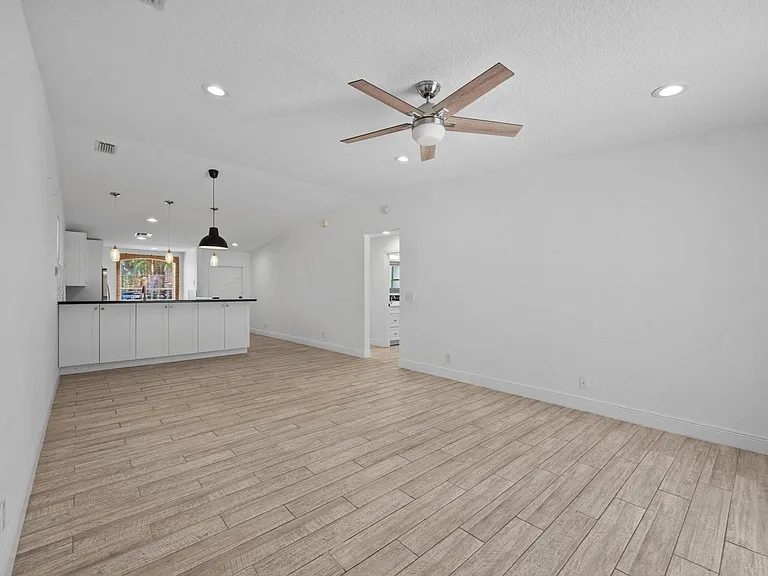 3800 Miramontes Cir — Photo 4