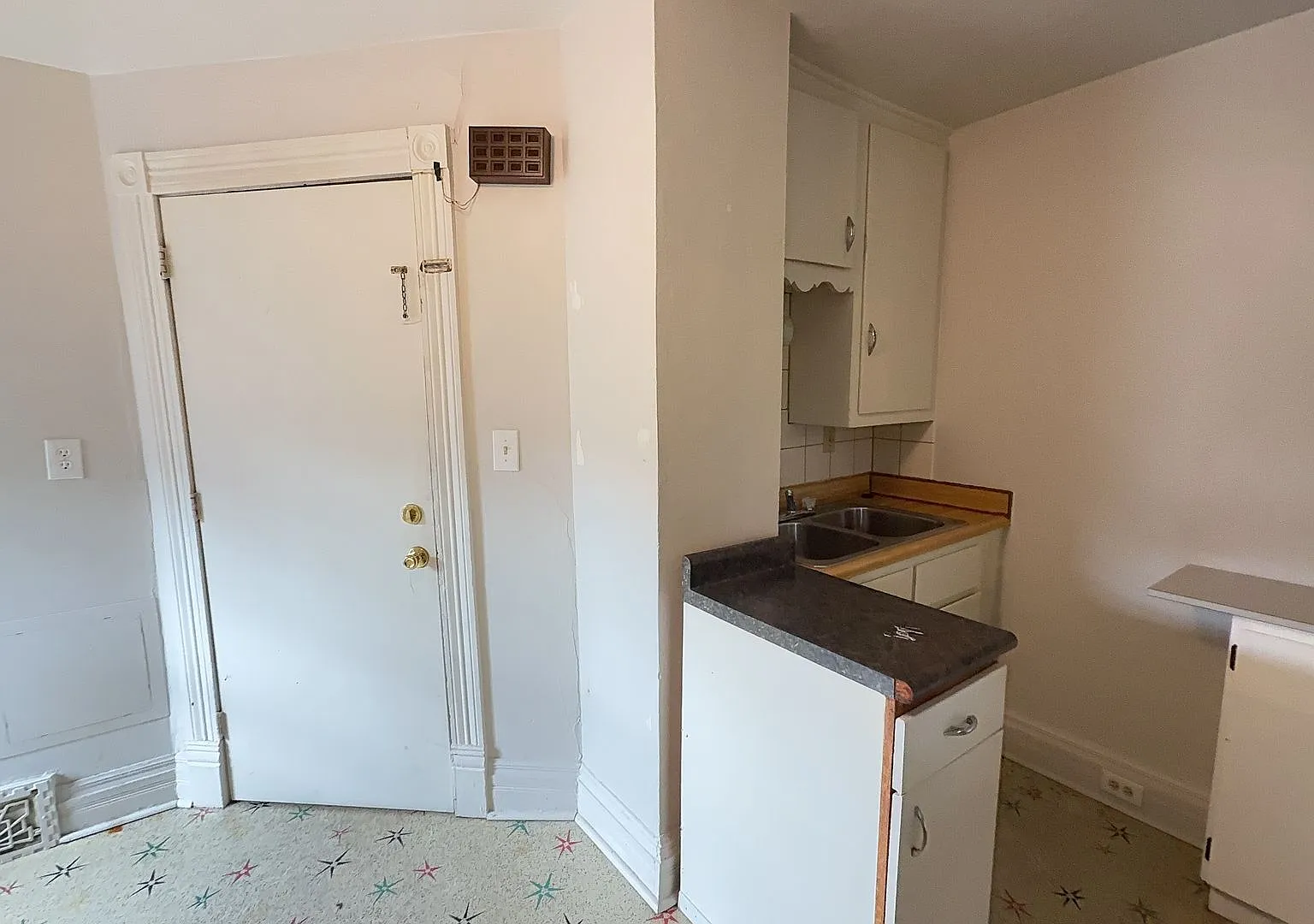 701 Scott St — Photo 4