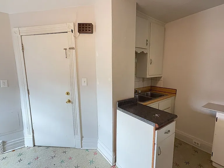 701 Scott St — Photo 4