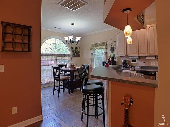 5th image of 2306 W Oak Island Dr