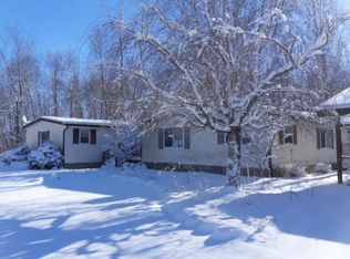 8047 Fargo Rd, Yale, MI 48097