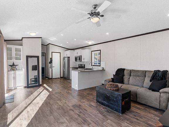 4th image of 1699 Ross Rd #201