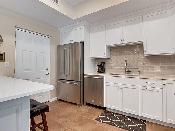 3rd image of 544 7th Sq APT 101