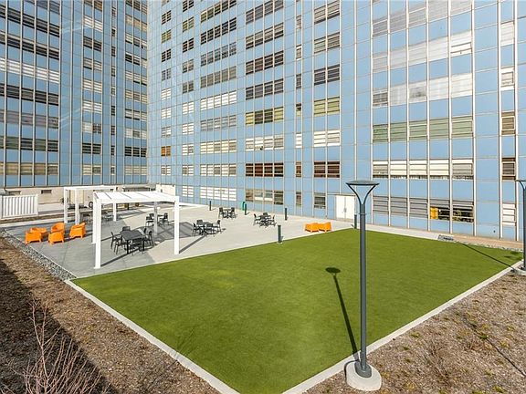5th image of 333 W Meyer Blvd APT 808