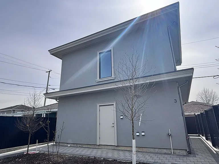 2160 E 49th Ave — Photo 10