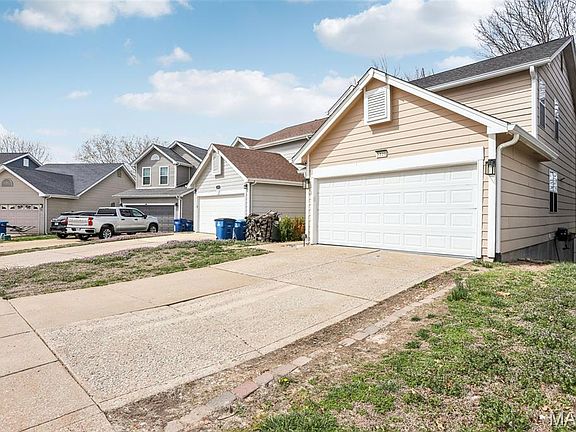 2nd image of 2329 Hunters Crest Dr