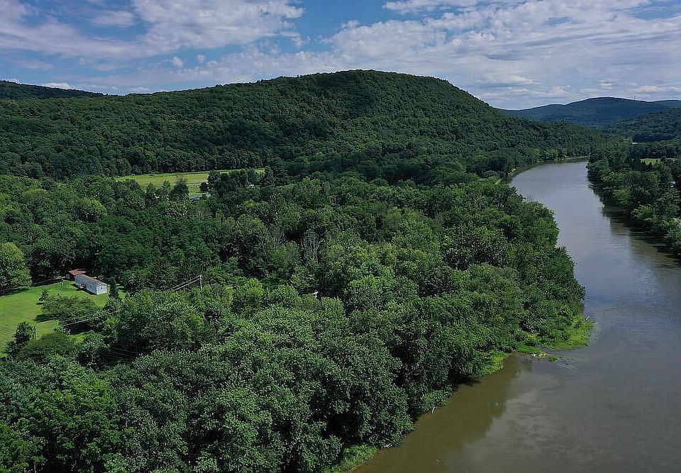 1st image of River View Dr