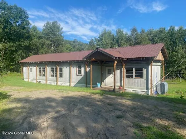 19 Cleveland Road, Johnsburg, NY 12843