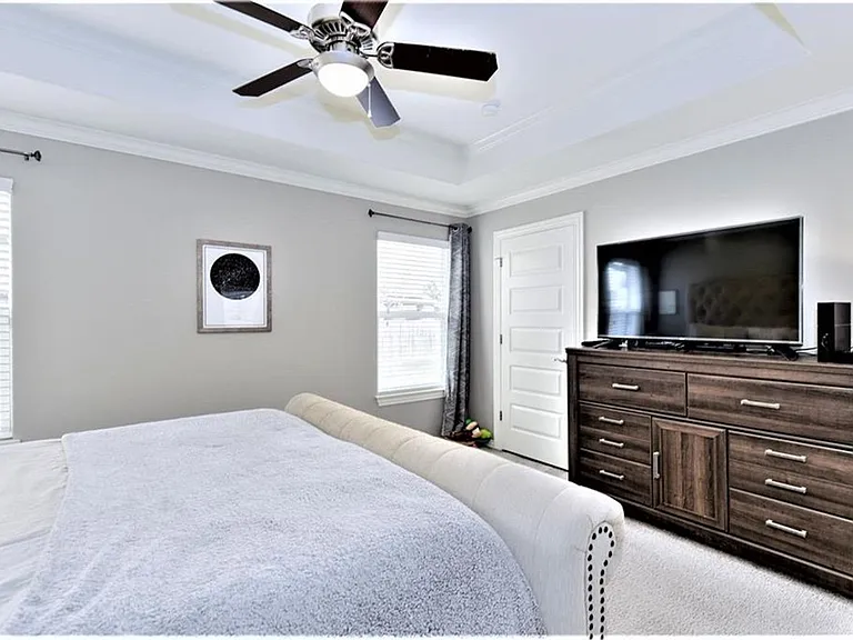 7456 Drury Ave — Photo 14