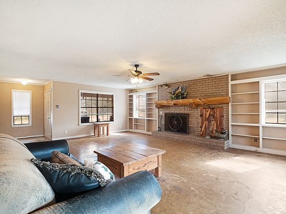 3rd image of 595 County Road 45300