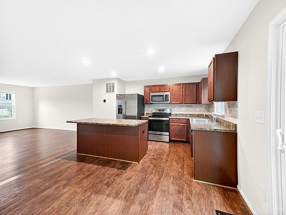 3rd image of 5752 Tonya Marie Ct