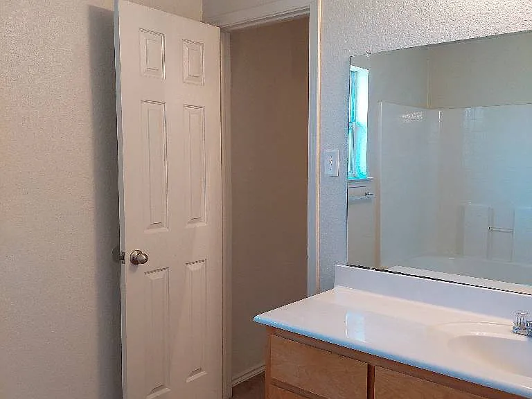 3902 Bolivar Dr — Photo 10