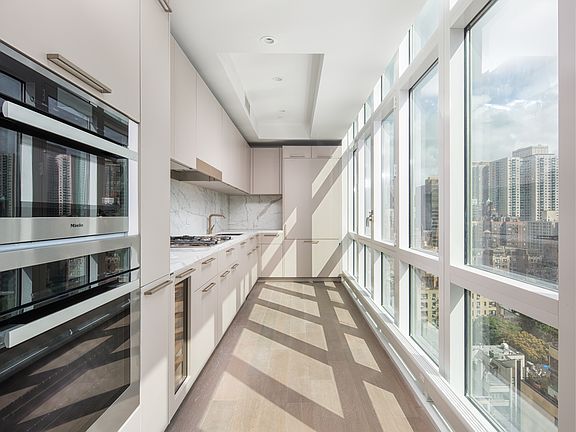 3rd image of 305 E 51st St APT 18A