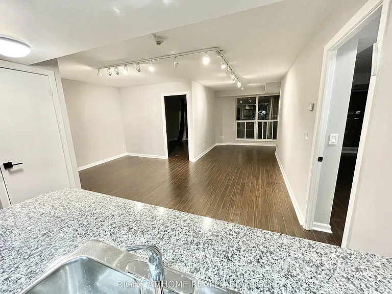 8 Park Rd #2206 — Photo 20
