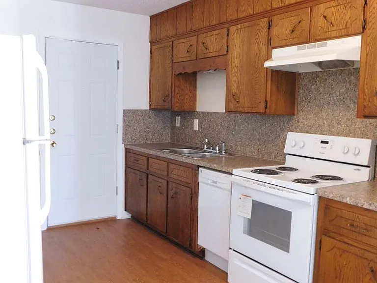 1503 Janis Dr — Photo 6