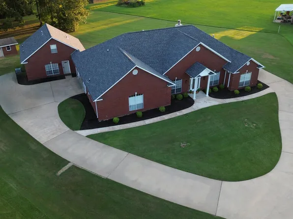 7212 Stonewall Dr, Texarkana, TX 75503