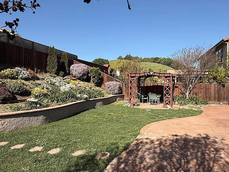 9431 Rancho Hills Dr — Photo 10