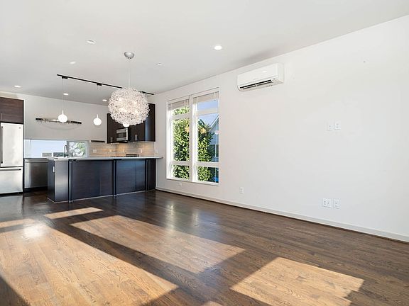 5th image of 4262 Linden Ave N