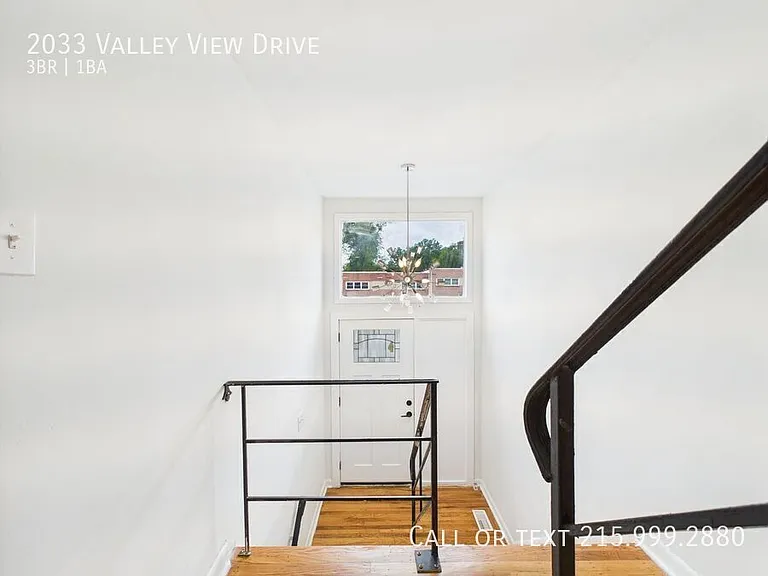 2033 Valley View Dr — Photo 4