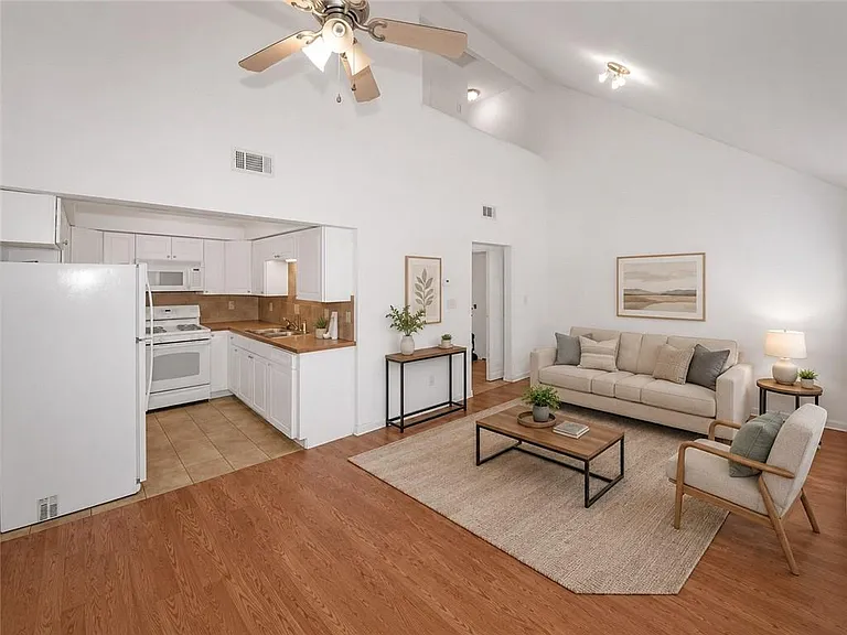 6447 River Park Dr — Photo 2
