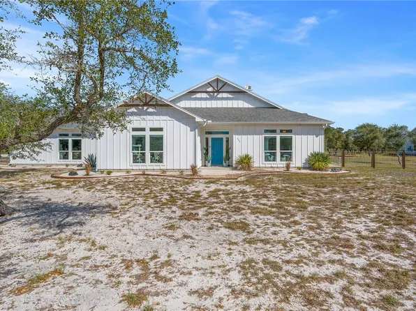 253 Coastal Wildwood Dr, Rockport, TX 78382