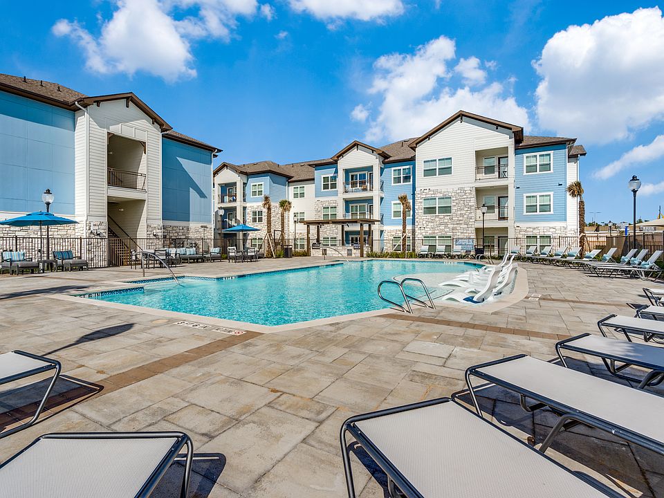 Sparkling Pool