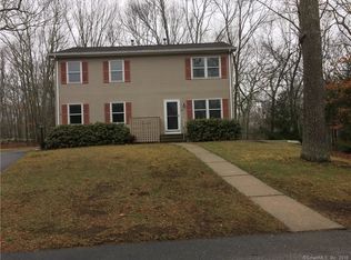 10-12 Cavendish Ln, Pawcatuck, CT 06379