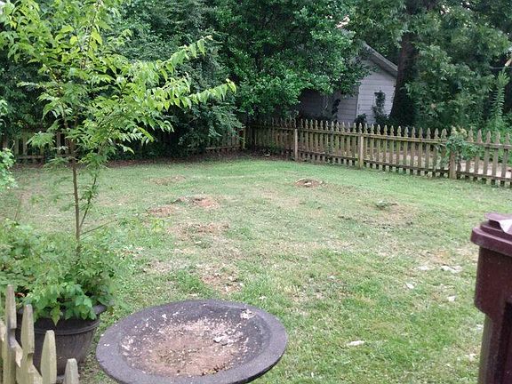 Cute Backyard.