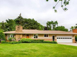 2900 Rankin Rd, Saint Anthony, MN 55418