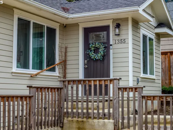 1355 Washington Ave, Coos Bay, OR 97420