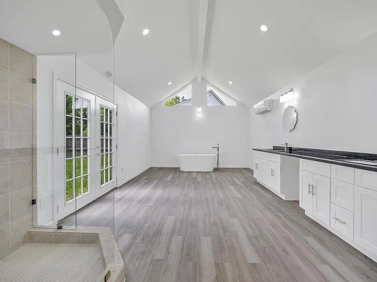 4409 Hillbrook Dr — Photo 25
